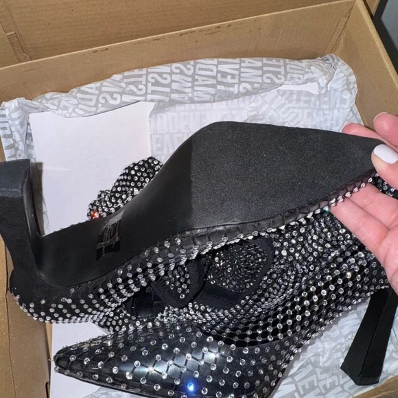 Elegant Black and Silver Women's Heels - Picture 2 of 5